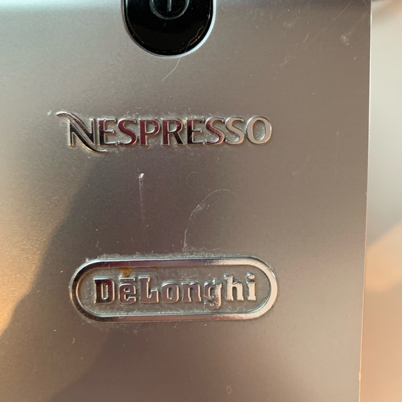 Nespresso Lattissima Coffee Machine by De’Longhi - Picture 5 of 6